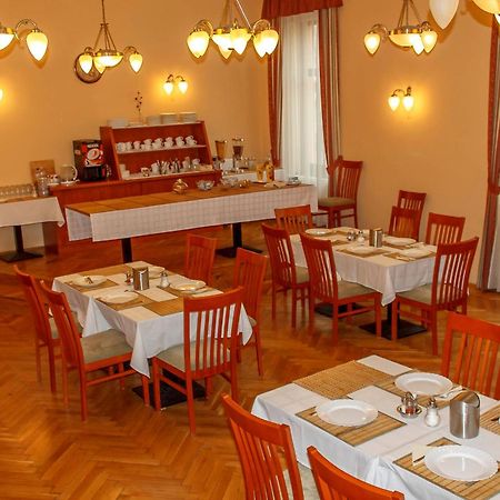 Pannon Hotel Bejelentkezes 20 Oraig, Check-In Until 20 O'Clock, Einchecken Bis 20 Uhr Mohács Extérieur photo