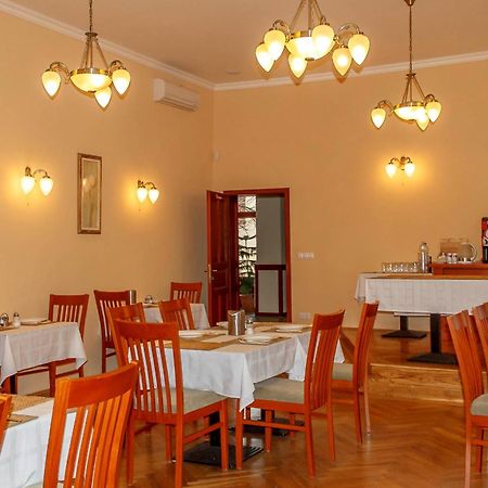Pannon Hotel Bejelentkezes 20 Oraig, Check-In Until 20 O'Clock, Einchecken Bis 20 Uhr Mohács Extérieur photo