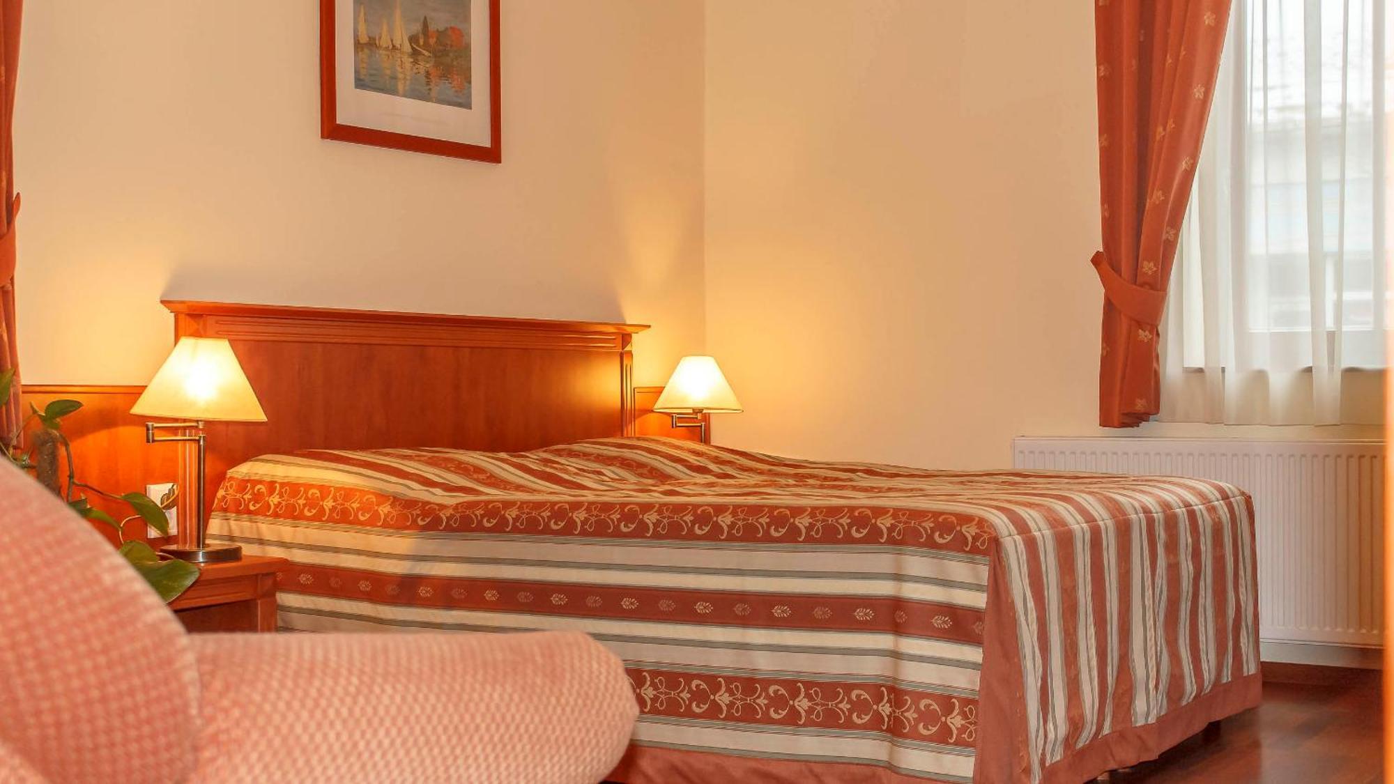 Pannon Hotel Bejelentkezes 20 Oraig, Check-In Until 20 O'Clock, Einchecken Bis 20 Uhr Mohács Extérieur photo