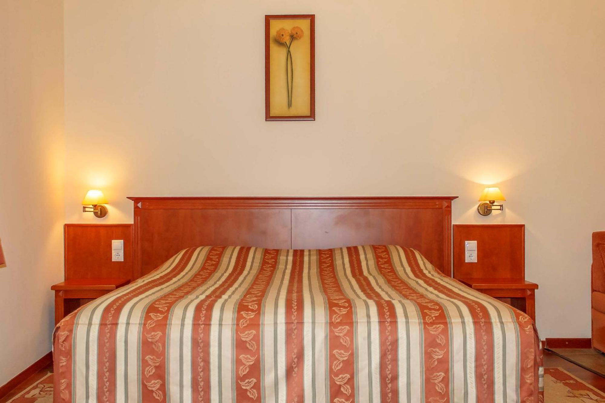 Pannon Hotel Bejelentkezes 20 Oraig, Check-In Until 20 O'Clock, Einchecken Bis 20 Uhr Mohács Extérieur photo