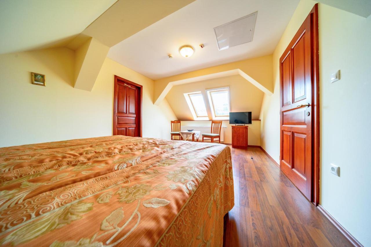Pannon Hotel Bejelentkezes 20 Oraig, Check-In Until 20 O'Clock, Einchecken Bis 20 Uhr Mohács Extérieur photo