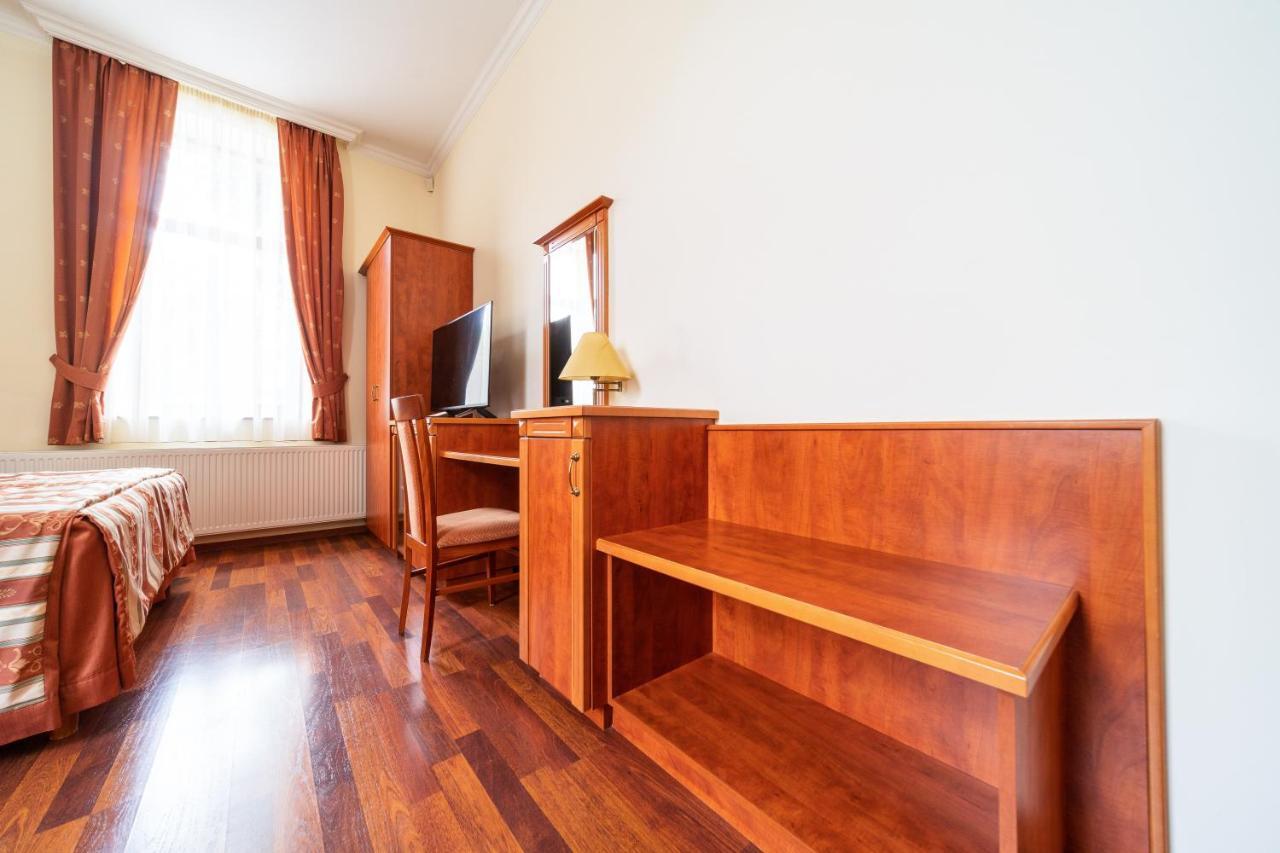 Pannon Hotel Bejelentkezes 20 Oraig, Check-In Until 20 O'Clock, Einchecken Bis 20 Uhr Mohács Extérieur photo