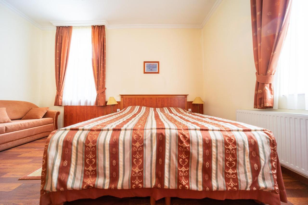 Pannon Hotel Bejelentkezes 20 Oraig, Check-In Until 20 O'Clock, Einchecken Bis 20 Uhr Mohács Extérieur photo