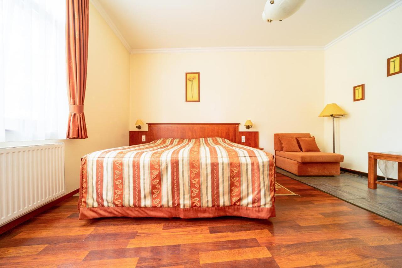 Pannon Hotel Bejelentkezes 20 Oraig, Check-In Until 20 O'Clock, Einchecken Bis 20 Uhr Mohács Extérieur photo