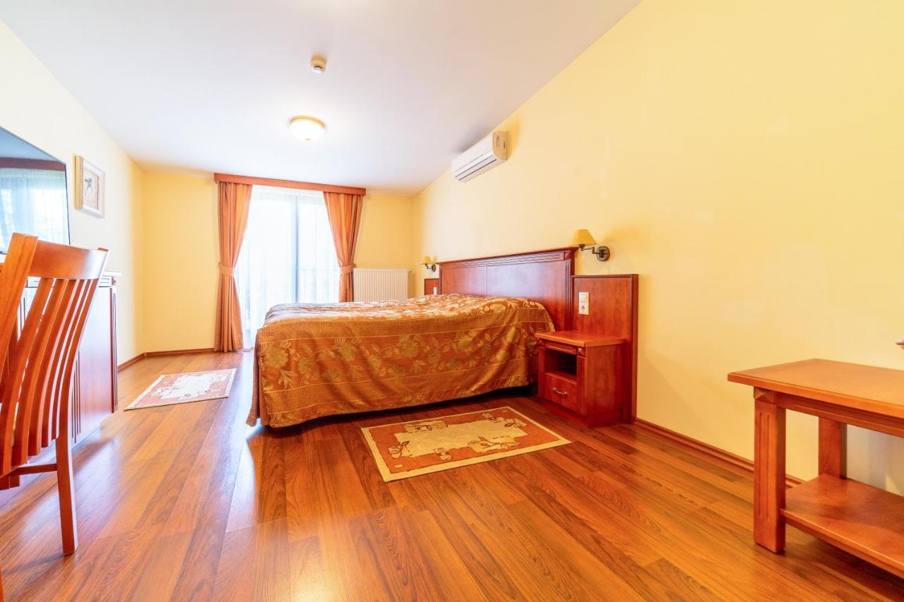 Pannon Hotel Bejelentkezes 20 Oraig, Check-In Until 20 O'Clock, Einchecken Bis 20 Uhr Mohács Extérieur photo