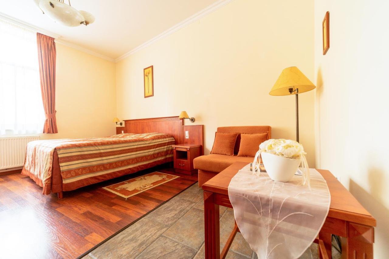 Pannon Hotel Bejelentkezes 20 Oraig, Check-In Until 20 O'Clock, Einchecken Bis 20 Uhr Mohács Extérieur photo