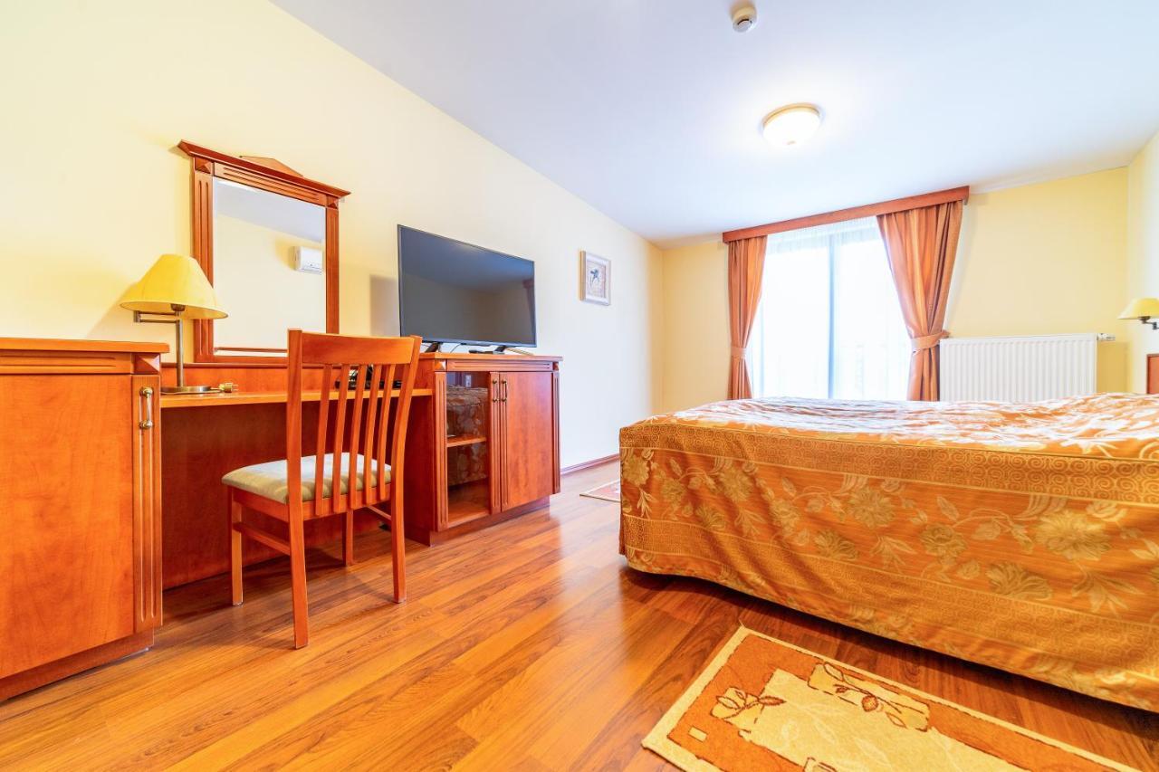 Pannon Hotel Bejelentkezes 20 Oraig, Check-In Until 20 O'Clock, Einchecken Bis 20 Uhr Mohács Extérieur photo